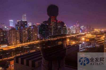 统计局：2022年10月份社会消费品零售总额下降0.5%