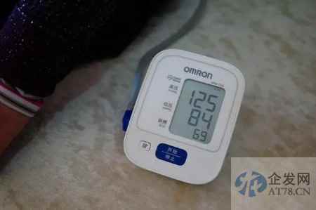 你“被高血压”了吗？高血压门槛下调，电子血压计概念股涨停