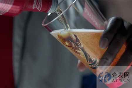 卡塔尔世界杯突遭“禁酒令”，花了5.3亿赞助费的百威：我是大冤种