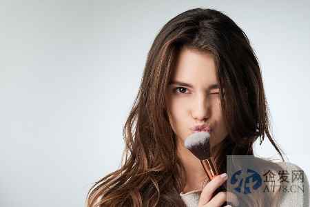 逸仙电商三季度营收8.58亿，完美日记等品牌彩妆业务收入下滑