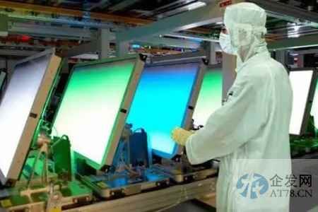 中国显示面板年产能达2亿平方米 产业规模持续扩大
