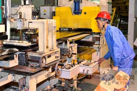 统计局解读：11月份工业生产总体稳定 新动能成长彰显韧性