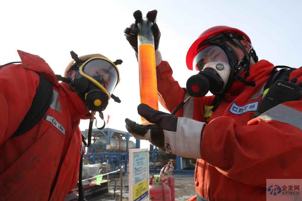 我国最大超深油田——富满油田年产油气突破300万吨