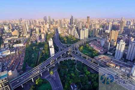 更好统筹经济政策和其他政策