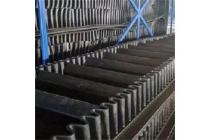 大倾角尼龙波纹挡边带 给煤机提升皮带厂家