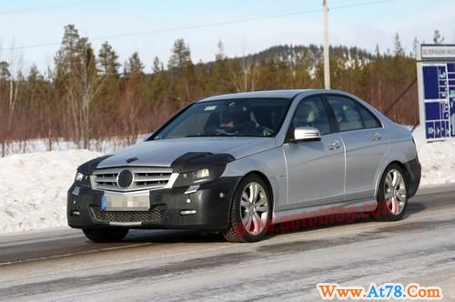 估计年底上市 2011款奔驰C级清晰谍照