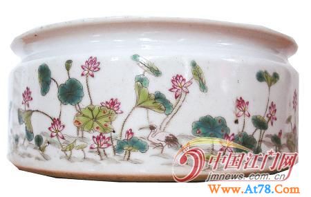 汉代龙佩玉5千元以上 民国粉彩汤盘约8百元(图)