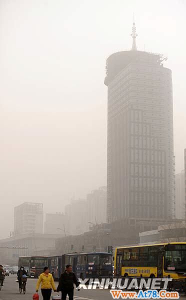 太原出现浮尘天气