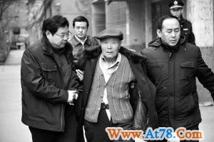 48小时击毙持枪杀人歹徒(组图)