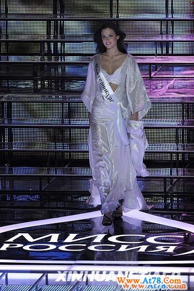 俄罗斯小姐出炉的台前幕后(组图)
