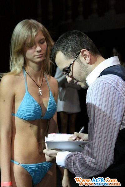 俄罗斯小姐出炉的台前幕后(组图)