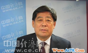 丁玉华代表:2010年中华人民共和国汽车产销或突破1600万辆