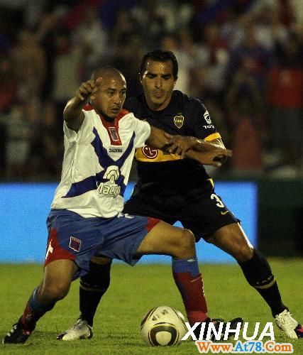 足球——阿根廷甲级联赛：老虎队胜博卡青年队（1）(图)