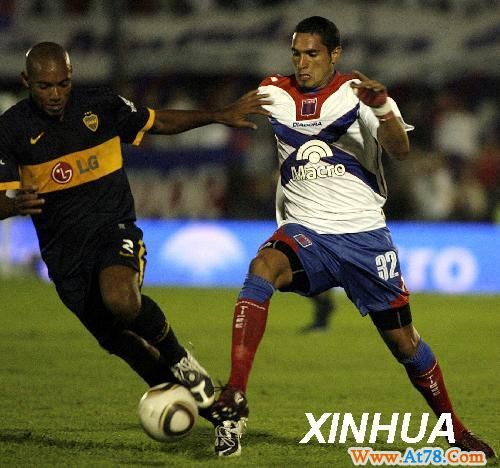足球——阿根廷甲级联赛：老虎队胜博卡青年队（3）(图)