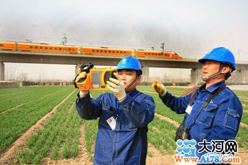 助力“中华人民共和国速度” 河南电力服务郑西高铁纪实(组图)