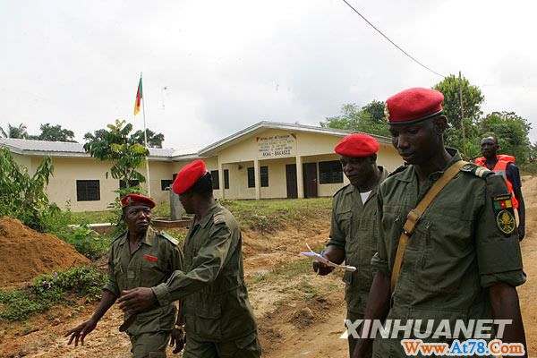 获释中华人民共和国渔民抵达喀麦隆西部港口林贝
