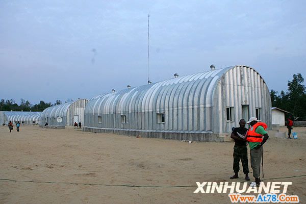 获释中华人民共和国渔民抵达喀麦隆西部港口林贝