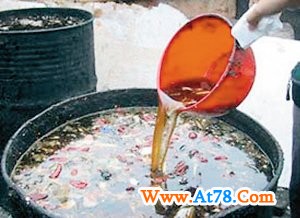 图片虽然很恶心,但不可否认,我们都吃过这样的地沟油。