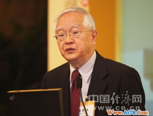 吴敬琏：转变经济发展方式转变 要给企业压力