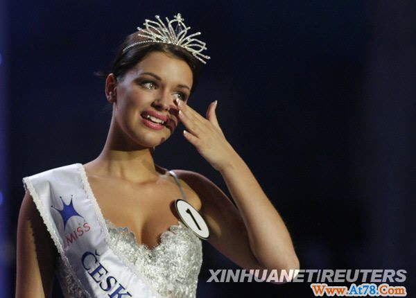 捷克小姐夺冠后喜极而泣 将参加环球小姐比赛(组图)