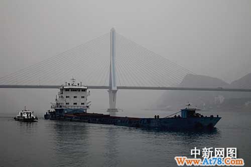 长江大面积沙尘天气有望今日结束 航运仍畅通