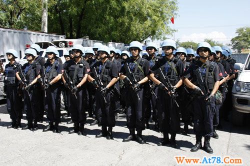 著名华人导演吴宇森获颁影响世界华人大奖(图)