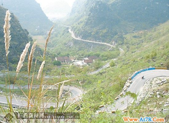 河池变特大交通事故重灾区 安全意识一刻不能放松