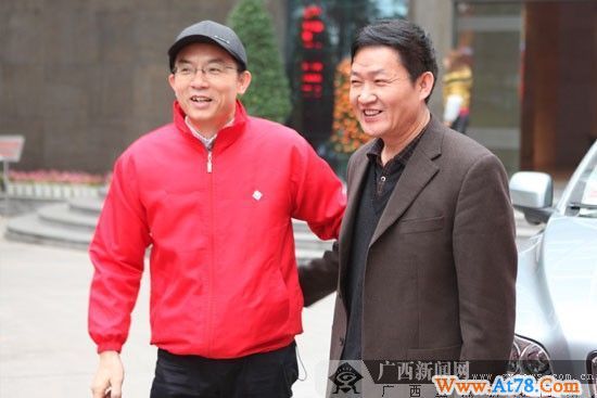 “新南行记”采访团在广西日报社举行发车仪式