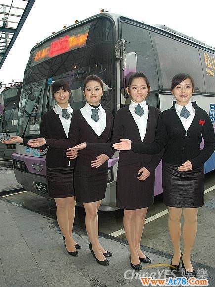 台“国光小姐”17年后重出江湖 笑容甜美(组图)