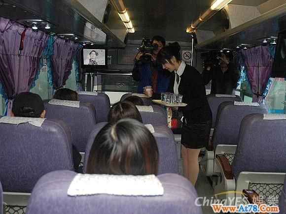 台“国光小姐”17年后重出江湖 笑容甜美(组图)