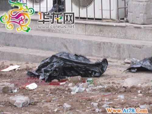 快讯：重庆一运渣车冲上人行道酿惨祸 2死1伤(图)