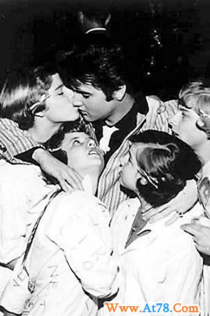 被揭睡过3000女人(组图)