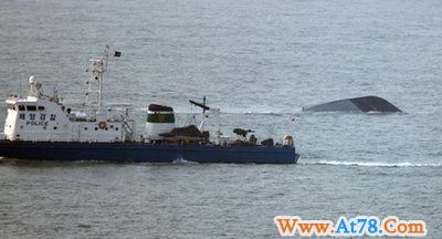 韩舰爆炸沉没 救援行动受阻恐有部分船员丧命(组图)