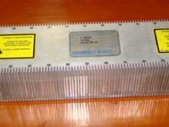 供应垂直倒挂式纽扣激光打标机 供应垂直倒挂式纽扣激光打标机