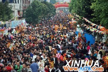 #广州“波罗诞”千年庙会人如潮涌（2）(图)