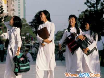 组图：越南高中生的美丽校服