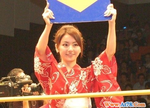 组图：日本拳击宝贝和服登台