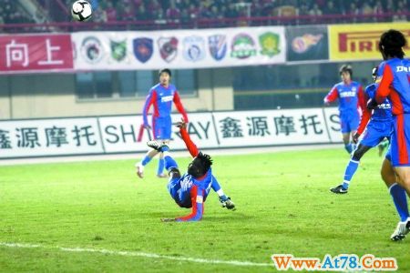 新赛季中超首场0∶2不敌建业 诡异乌龙击溃力帆