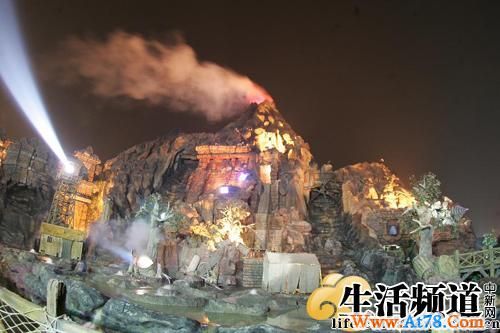 北京欢乐谷“夜场嘉年华”引领时尚夜生活（图）