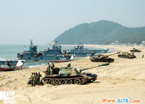 中华人民共和国陆军海战队配新型登陆艇 士兵一专多能(组图)