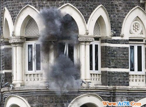 再看孟买袭击中的印度军警(组图)