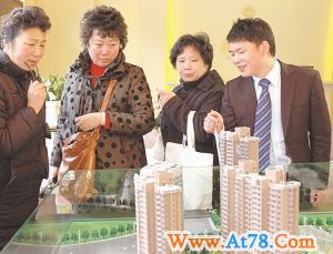 建邦16区巡展淮海路东方商厦引关注(图)