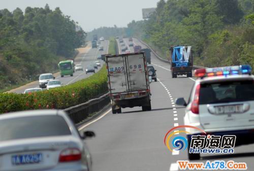 海南东线高速违章现象多 交警加强巡逻(组图)