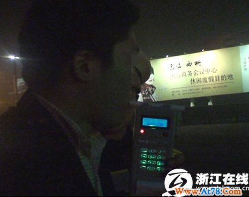 “全国高速首例酒驾被扣12分”竟是宁波车(组图)