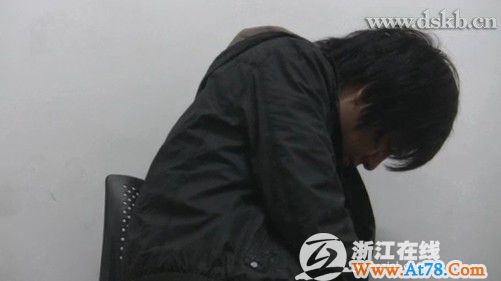 嚣张马六连续冲卡警方全城追捕 司机随身携带仿制手枪(组图)