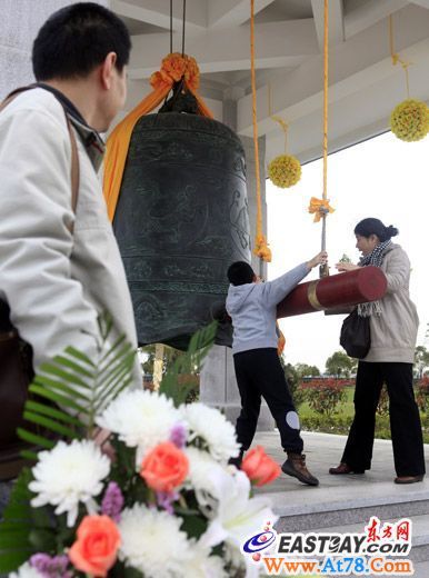 自驾行较堵(组图)