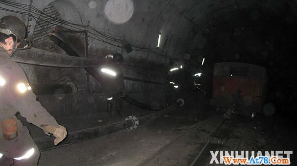 王家岭矿难追踪：潜水员入井探测搜寻被困人员