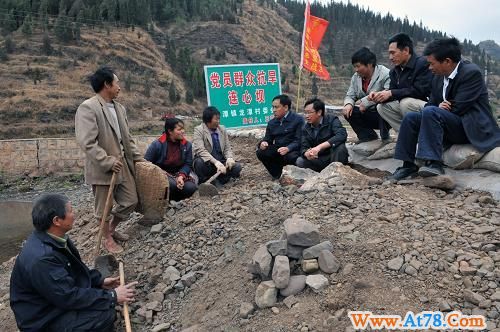 关键时刻的中流砥柱—记灾区各级党组织奋战抗旱