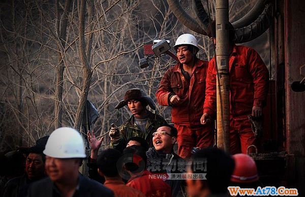 120小时,井下传来生命的声音(组图)