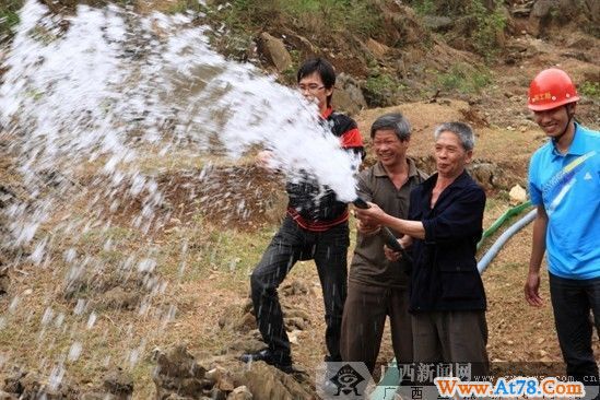 广西地球物理勘察院在巴马发现一处地下水源点(图)